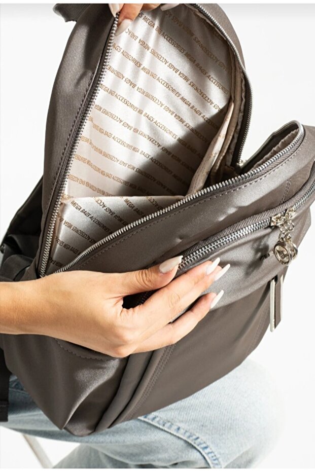 حقيبة ظهر ميجا ساتان متعددة الأقسام مقاس 36×26 - 3