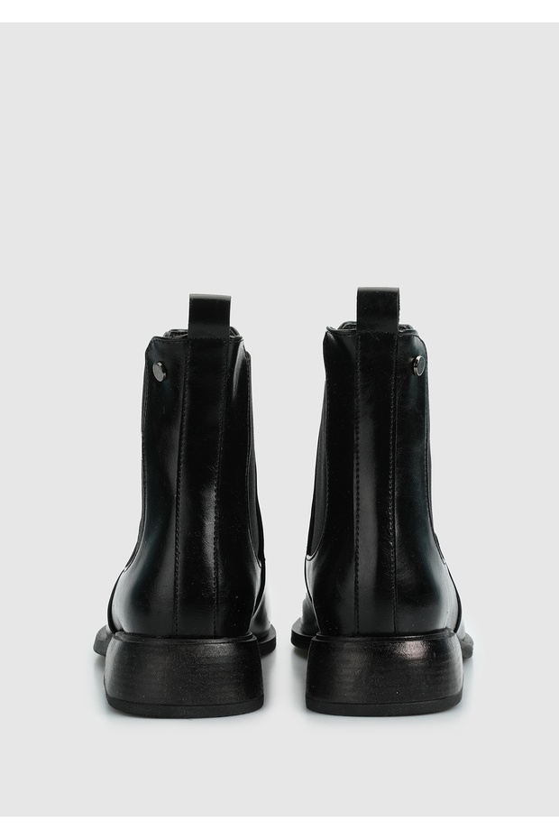 Siyah Kadın Bot - 4