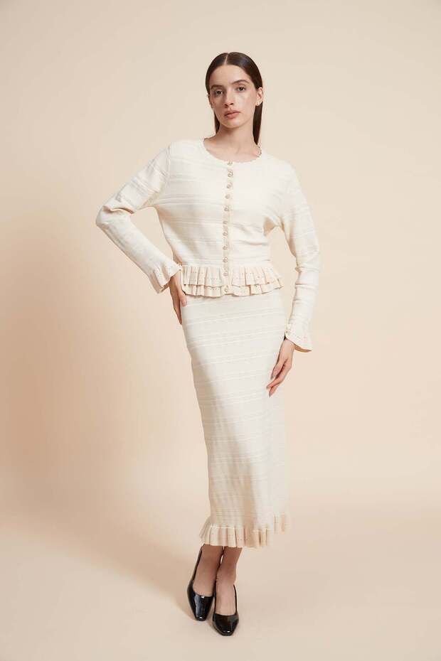 بلوزة بأكمام طويلة وأزرار أمامية - 8