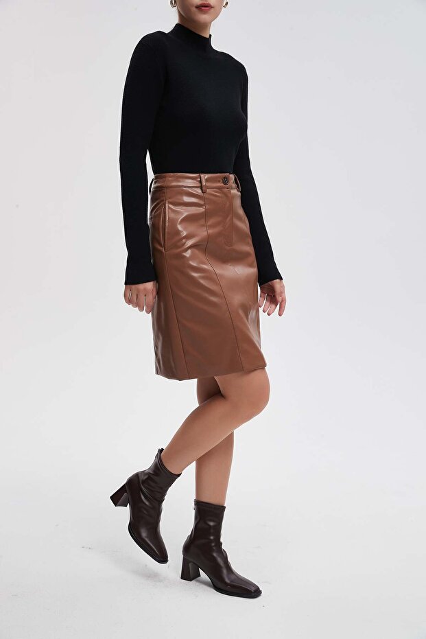 تنورة قصيرة من الجلد الصلب - 3