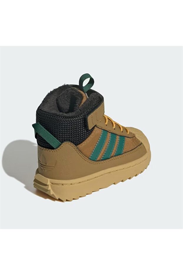 SUPERSTAR WINTER TREK I - 5