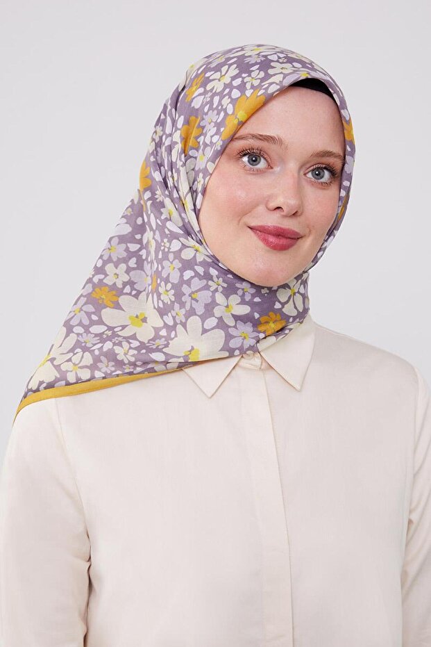 وشاح قطني بنمط زهرة خردل مين