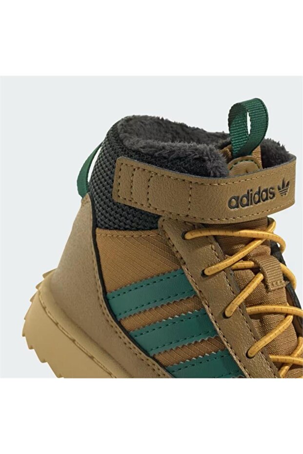 SUPERSTAR WINTER TREK I - 8