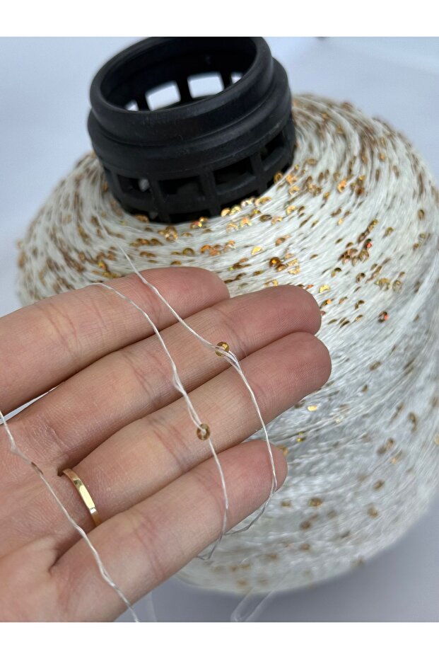 Beyaz Gold pullu ip - 4