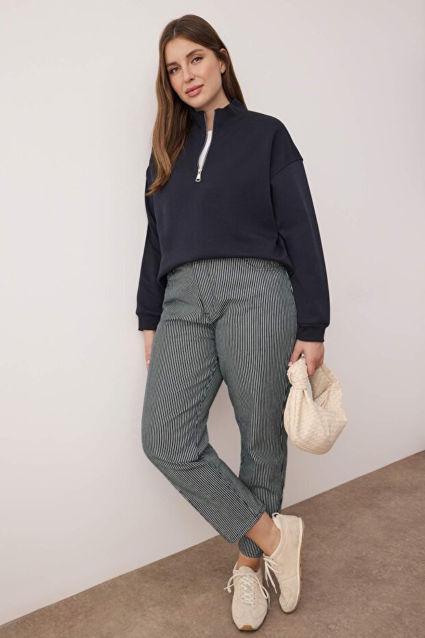 Koyu Mavi Yüksek Bel Çizgili Mom Fit Denim Büyük Beden Jeans TBBAW26CJ00027 - 2