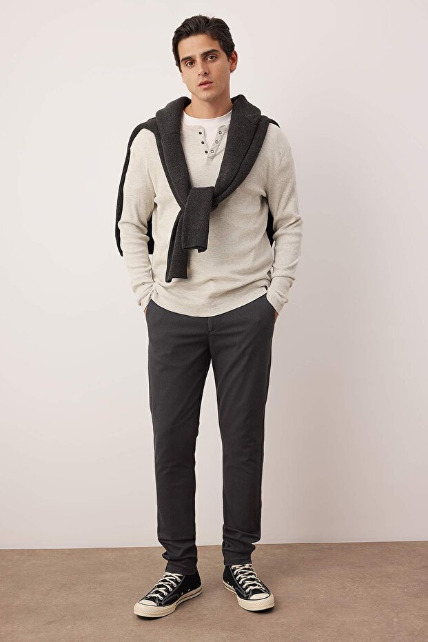 Siyah Erkek Regular Fit Dokulu Rahat Pantolon TMNAW26PL00007 - 2
