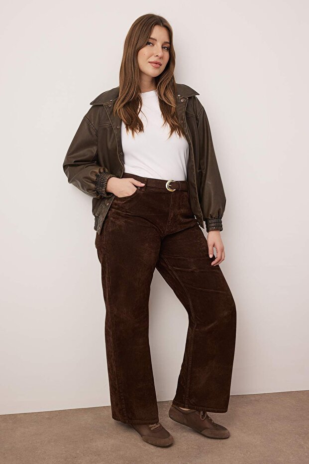 Kahverengi Süet Görünümlü Straight Fit Büyük Beden Jeans TBBAW26CJ00037 - 2