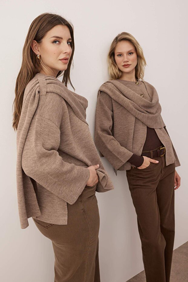 Vücut Seçmeyen Vizon Süper Oversize/Geniş Kalıp Şal Detaylı Triko Panço TWOAW26KZ00160 - 1