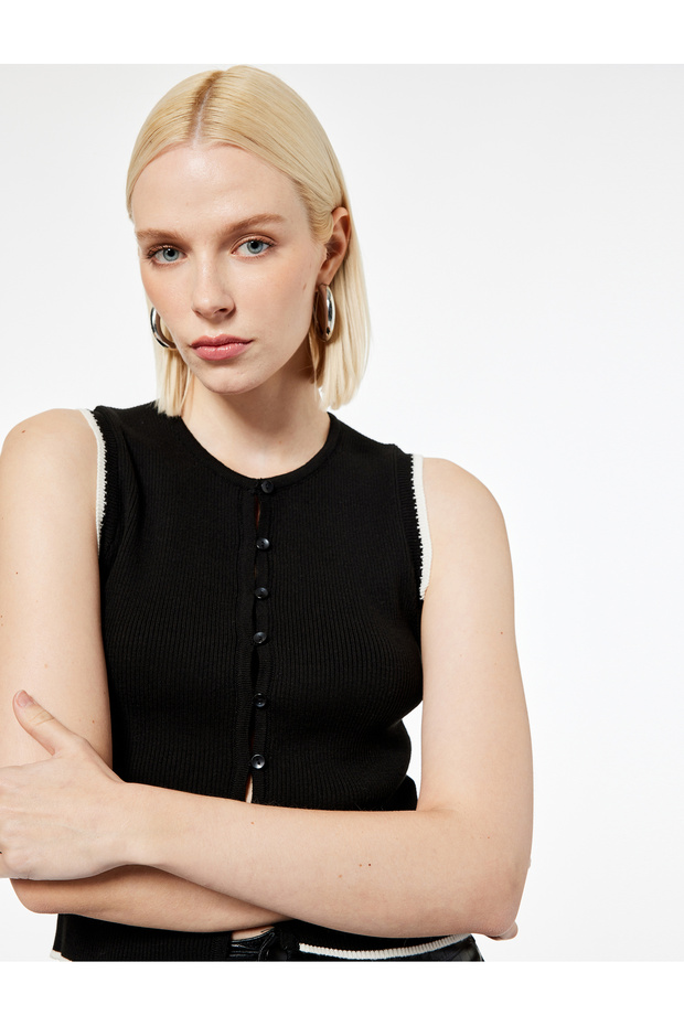 Buttoned Crew Neck Knit Vest with Color Contrast Detail