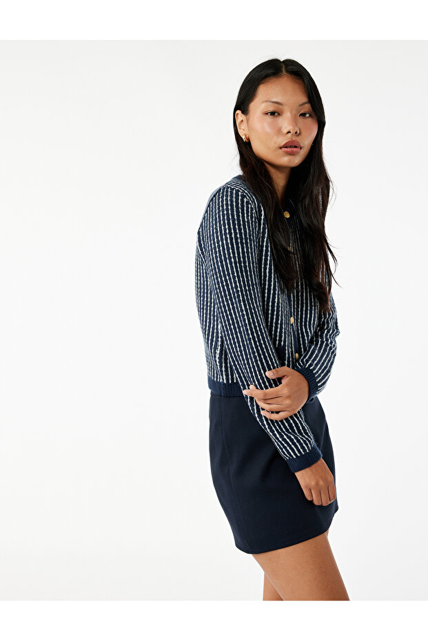 Buttoned Long Sleeve Crew Neck Knitwear Cardigan with Pocket Detail