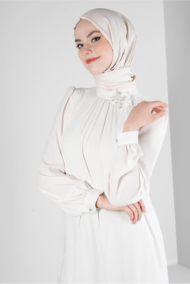 تونيك قطع غير متماثل مع ملحقات الزهور 43610