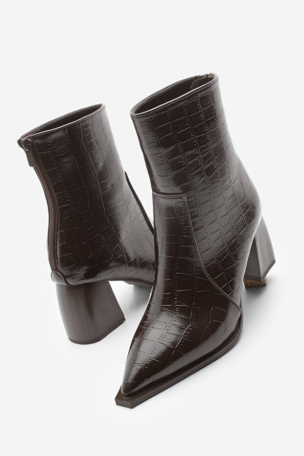 Women's Pointed Toe Back Zipper Heeled Boots Erves Brown Croco