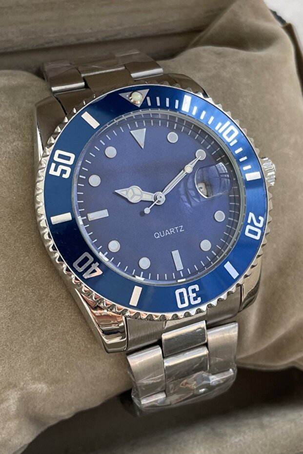 Dazzle with Men's Wristwatches That Match Your Style!