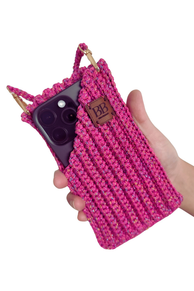 Handmade Knitted Strap Phone Bag – Stylish and Practical Crossbody Bag Accessory