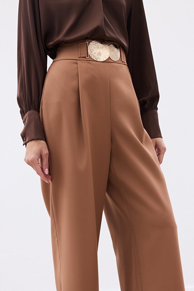 بنطلون مع إكسسوارات - لون جملي - 6