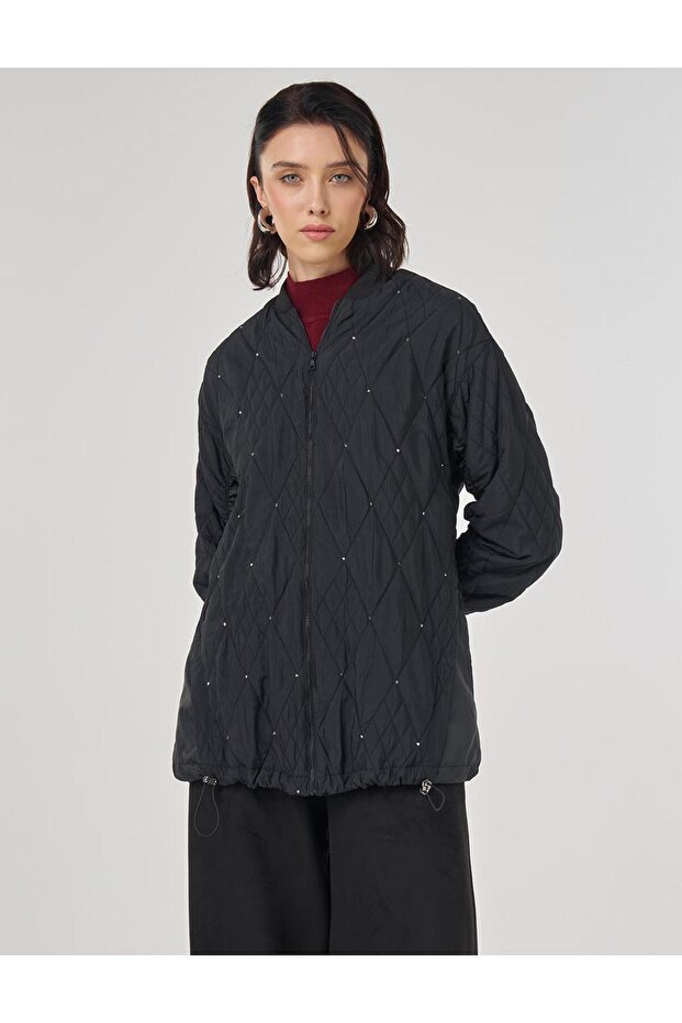 سترة بنمط منقوش باللون الأسود - 1