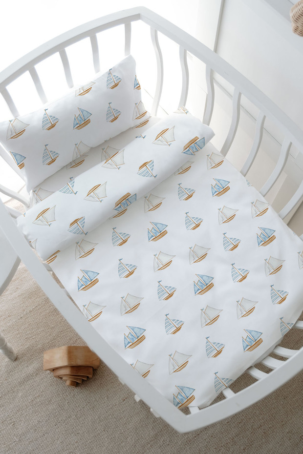 Park Crib Bedding Set (80X120) - Pureline Series - Sail Boats