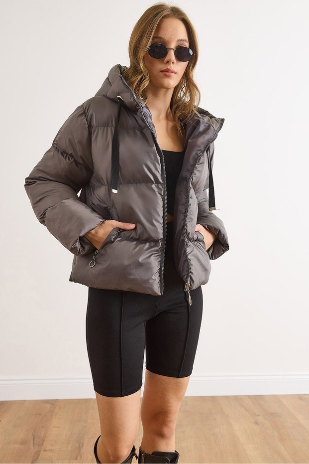 Women's Gray Pocket Hooded Puffer Coat Kbn-19000021