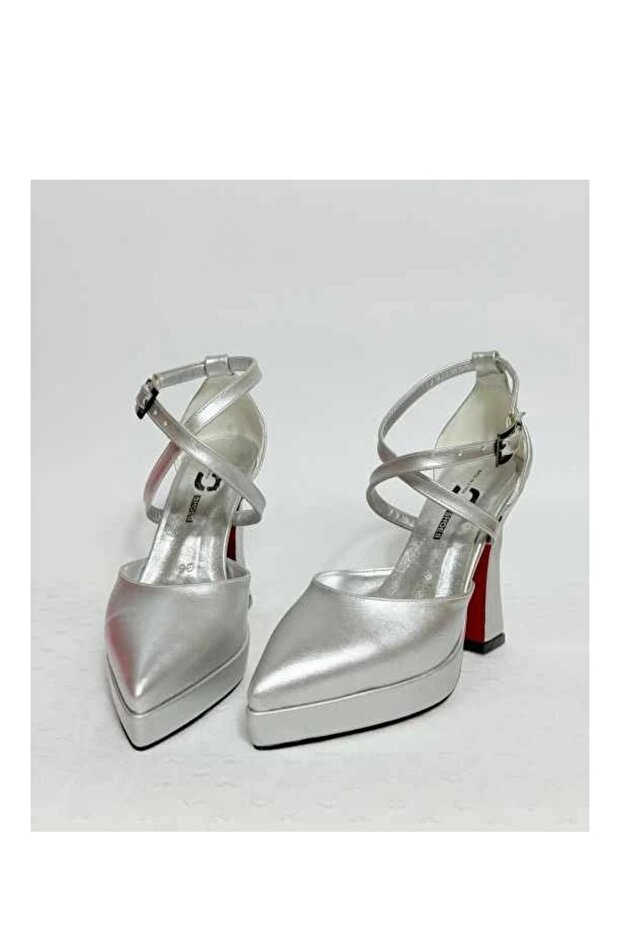 حذاء بكعب عريض - 1