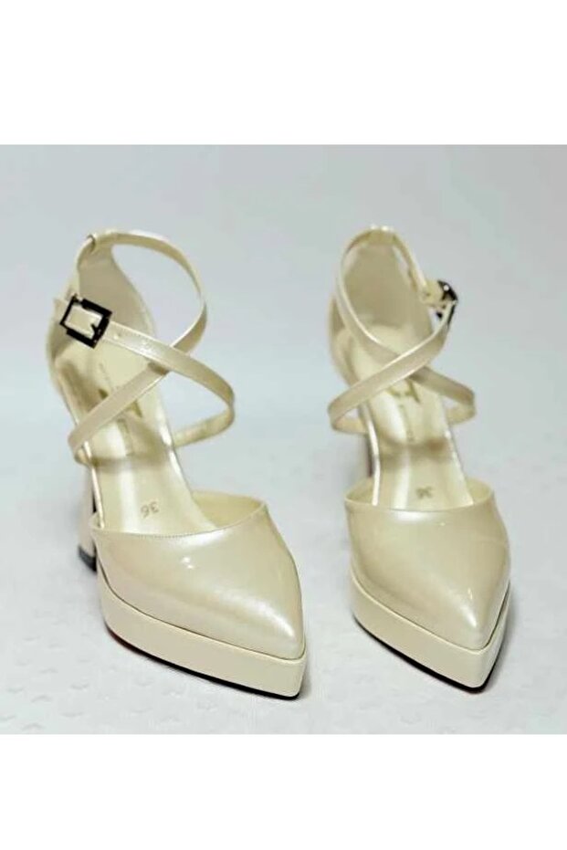 حذاء بكعب عريض - 1