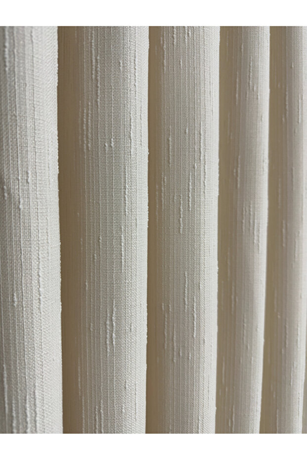 Shantuk Linen Cream Background Curtain 1/2.5 Medium Pleat