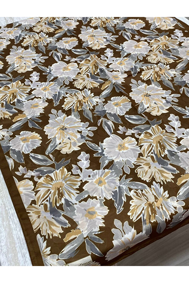 شال بني