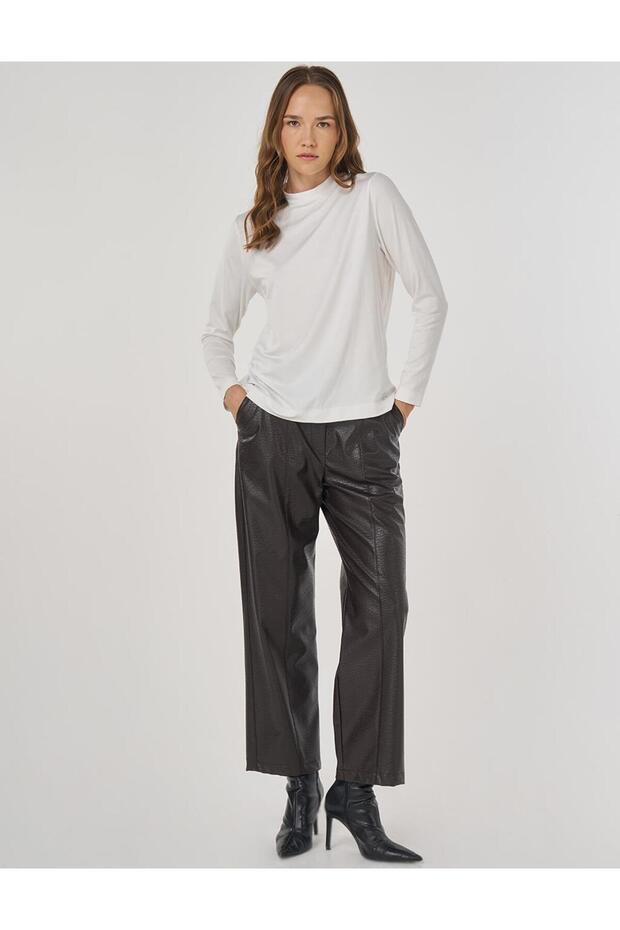 بلوزة فيسكوز أساسية برقبة دائرية إكرو - 5