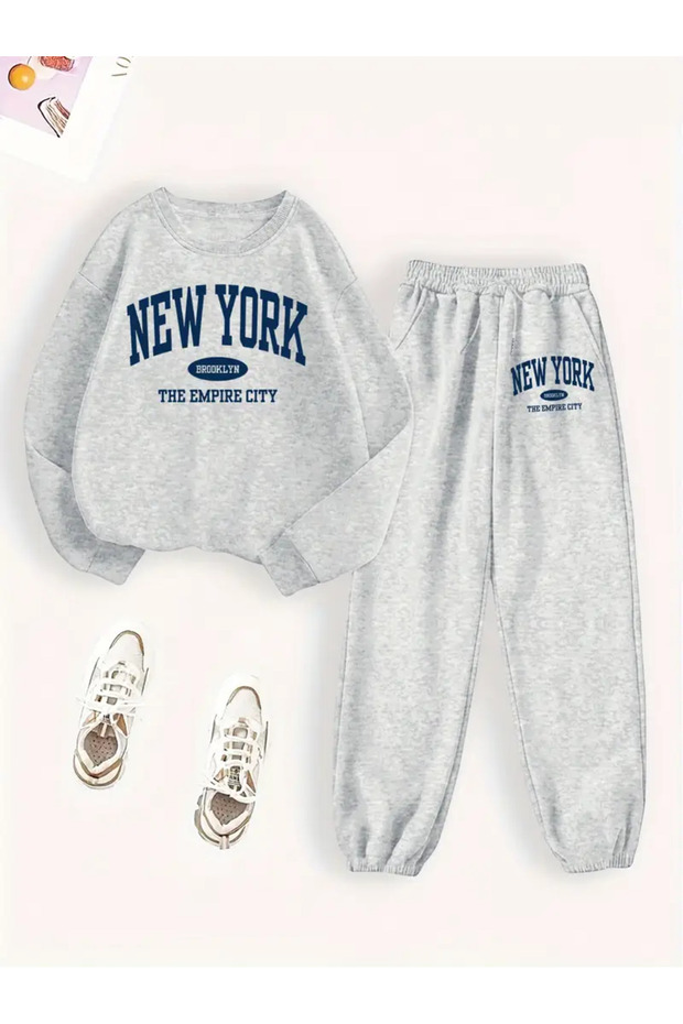 Women's New York Printed Crew Neck Sweatshirt and Jogger Sweatpants - Top and Bottom Set