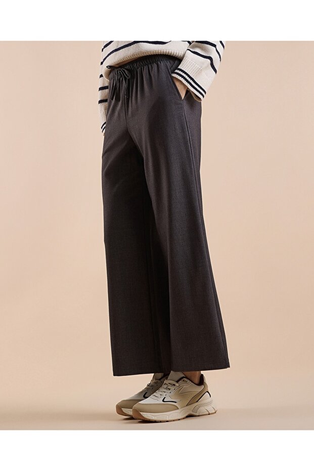 بنطلون واسع سادة مع خصر برباط - 4