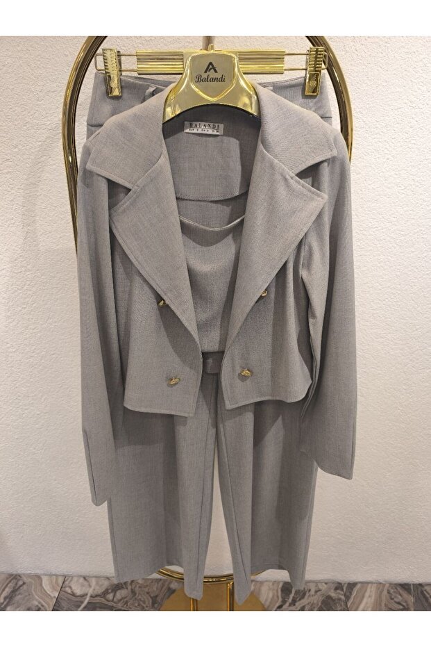 طقم ثلاثي (جاكيت، كروب، بنطلون) - 1