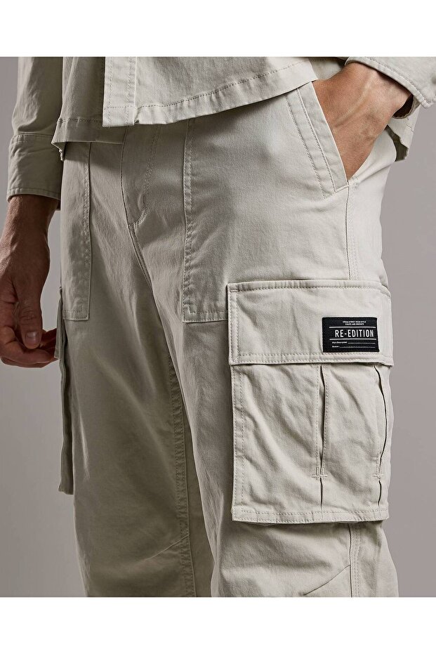 بنطلون كارغو سادة مع إغلاق بأزرار - 4