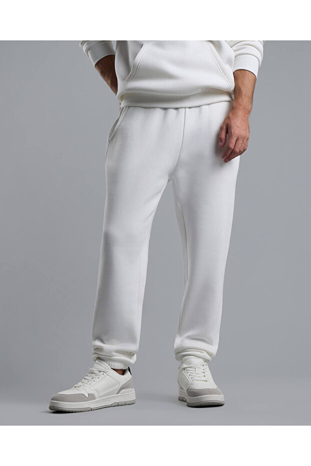 بنطال رياضي سادة مع خصر برباط - 2