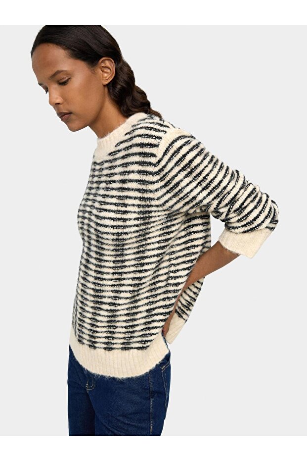 Çizgili Örme Kazak - 2