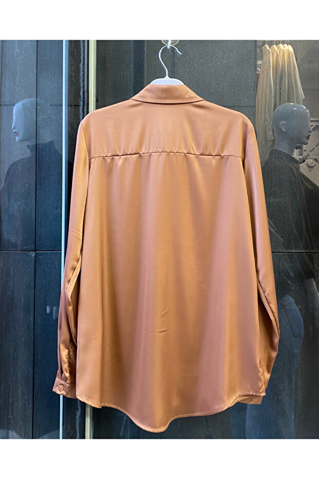 قميص من الساتان ذو سطح ناعم - 2
