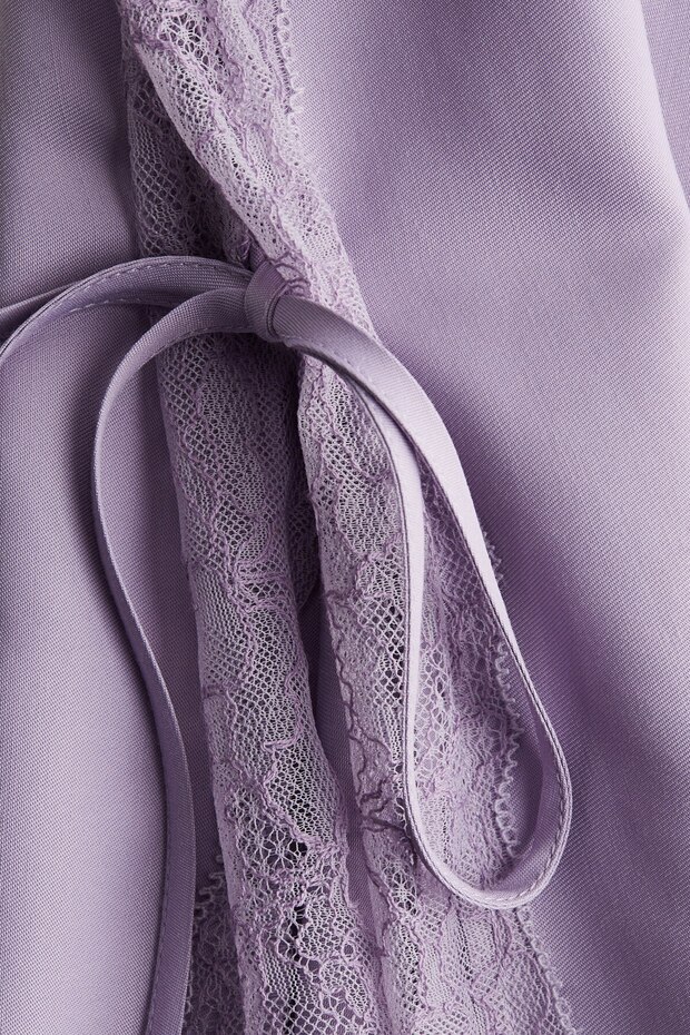 Dantel Şeritli ve Askılı Üst - 7