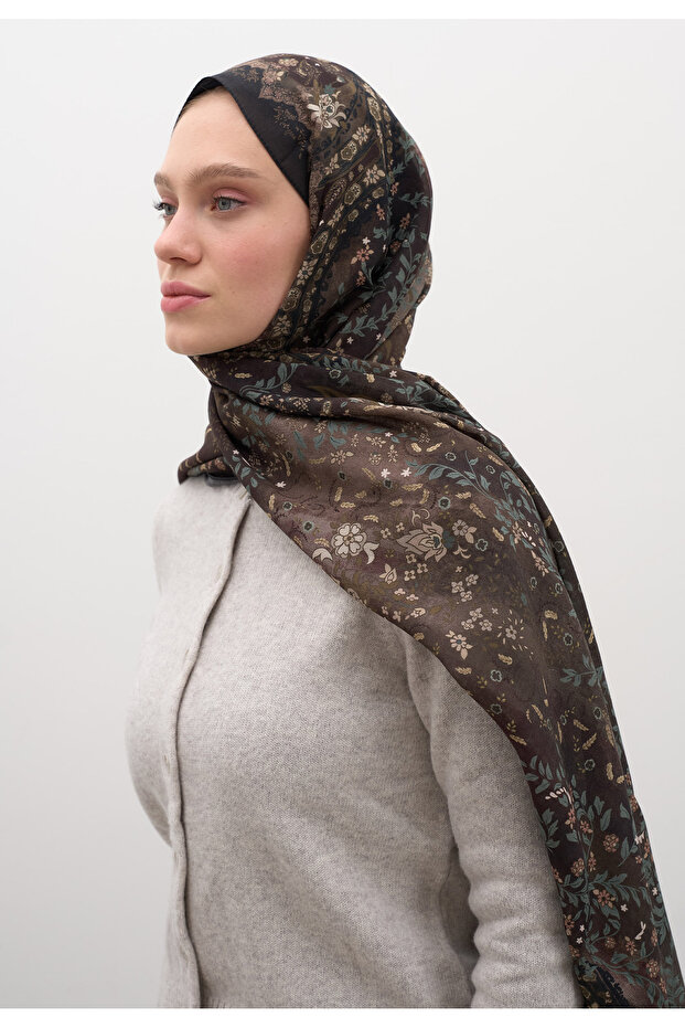 شال بنقشة الكرز باللون الأسود - 2