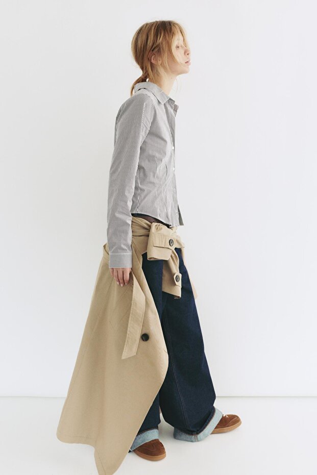 Poplin yırtmaçlı dar kesim gömlek - 1