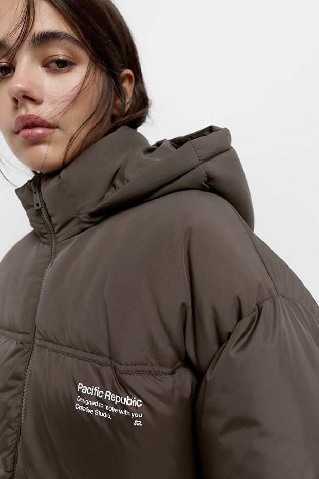 Logolu şişme mont - 4