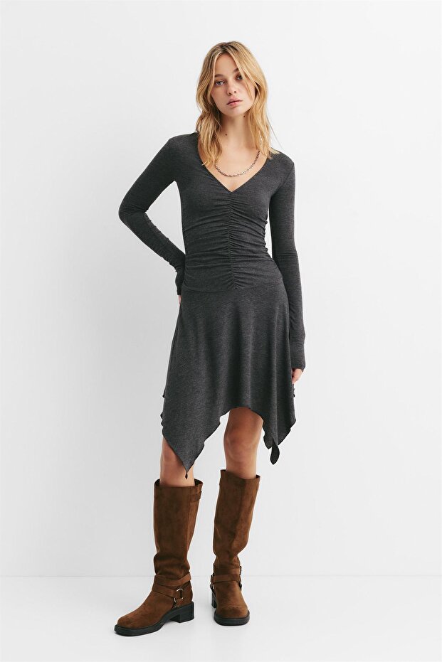 Asimetrik büzgülü midi elbise - 2