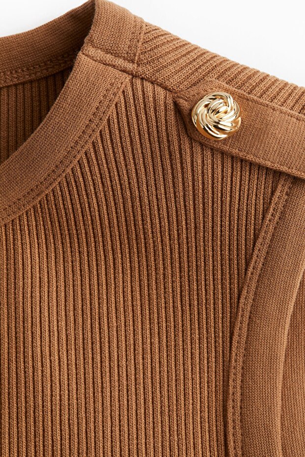 Ribanalı Kolsuz Üst - 4