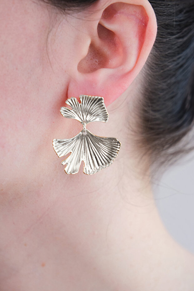 أقراط فضية مخططة على شكل أوراق الشجر - 2