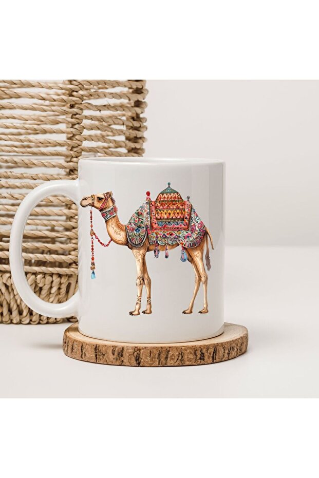 كوب مطبوع عليه شكل جمل منقوش - 1