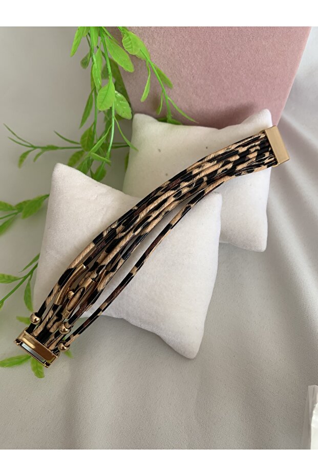 سوار بتصميم مغناطيسي بنقشة الفهد - 3