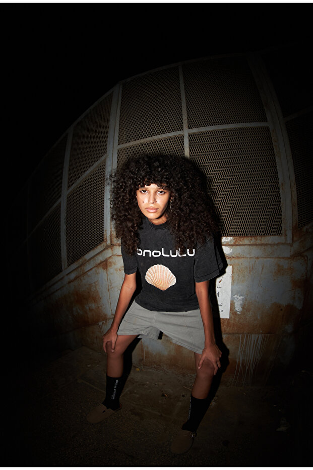 HONOLULU TEE - BLACK - 1