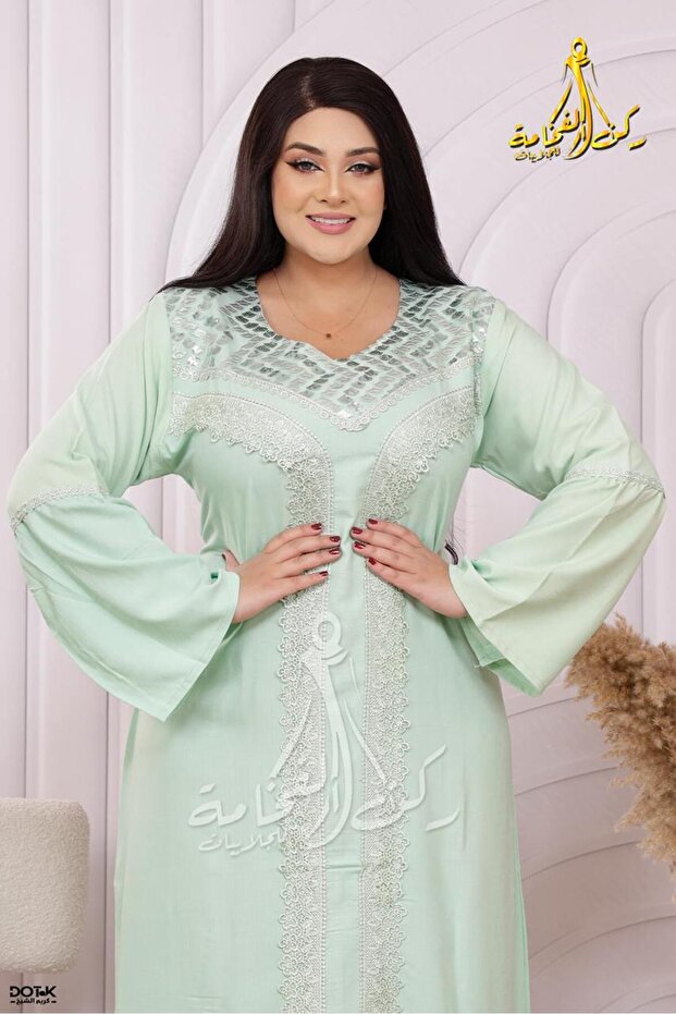 Linen abaya made of light and comfortable linen material with an elegant and modern design, ideal for everyday use - 3