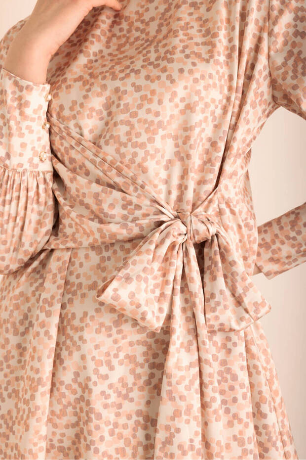 بلوزة صغيرة مربعة الشكل 2484111 - 4