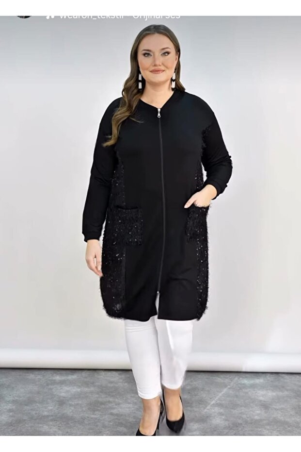سترة أسود اللون