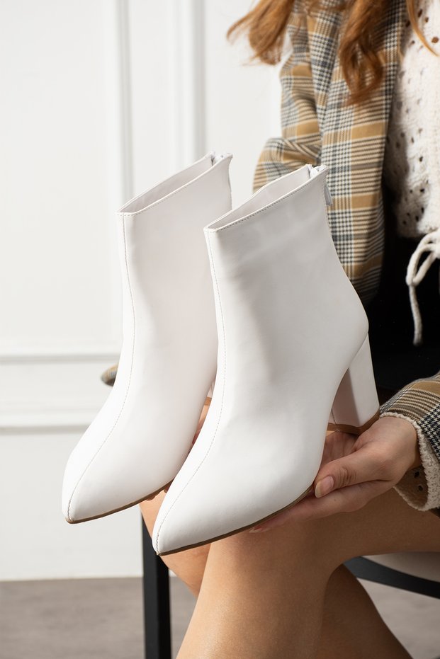 Larina White Women's Pointed Toe Leather Look Chunky Heel Booties