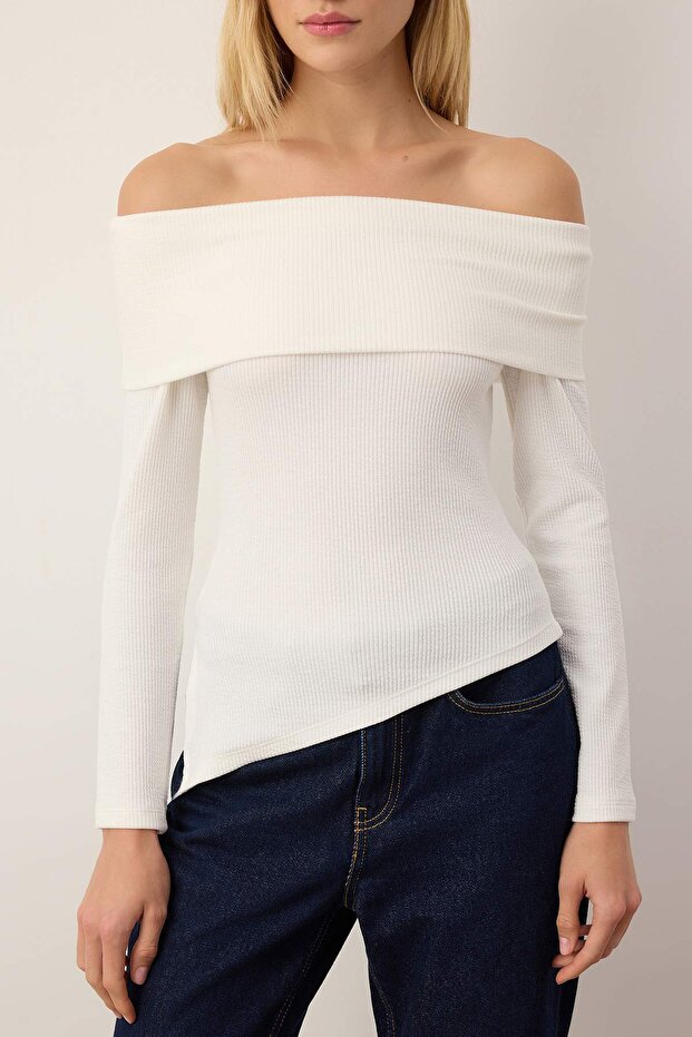 Ekru Carmen Yaka Asimetrik Fitted/Vücuda Oturan Örme Bluz TWOAW26BZ00255 - 3