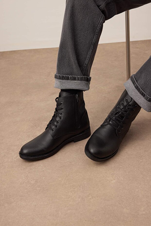 Black Lace-Up Men's Boots
Takeaw26Bo00021